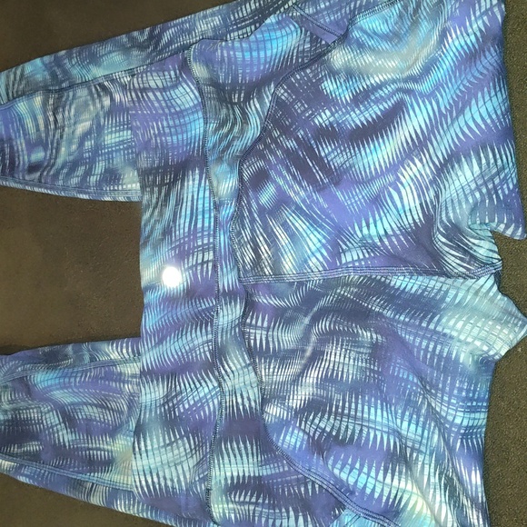 LULULEMON - Picture 2 of 4